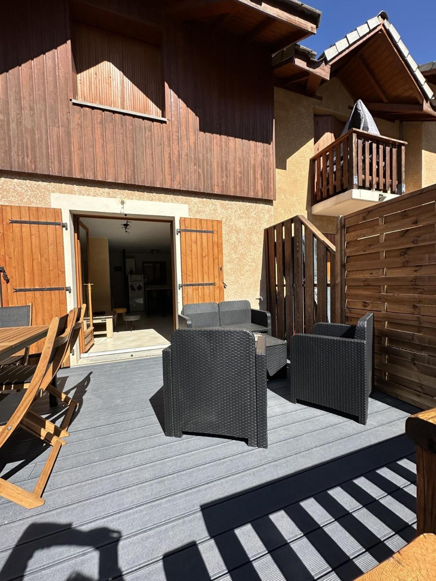 T3 Au Plan D'Eau D'Embrun Avec Garage Et Terrasse Apartment Bagian luar foto