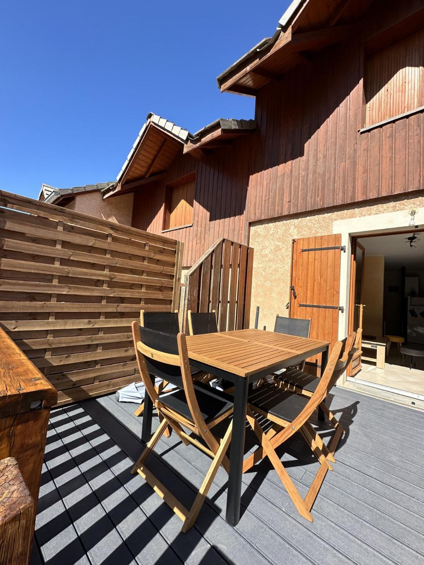 T3 Au Plan D'Eau D'Embrun Avec Garage Et Terrasse Apartment Bagian luar foto