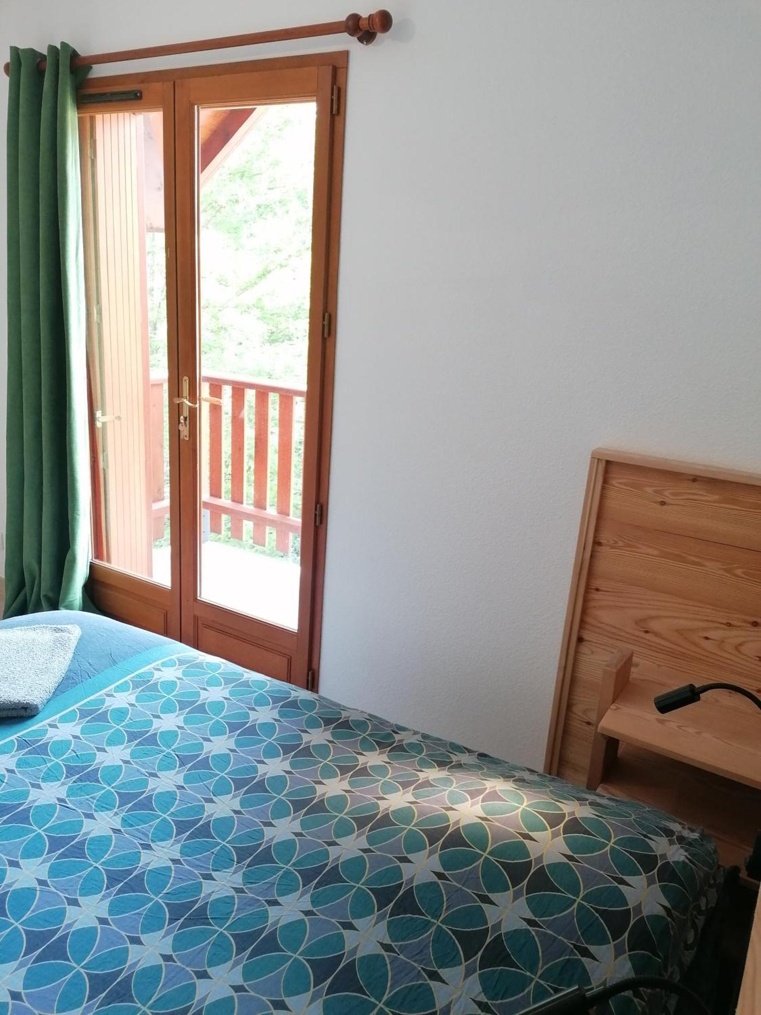 T3 Au Plan D'Eau D'Embrun Avec Garage Et Terrasse Apartment Ruang foto